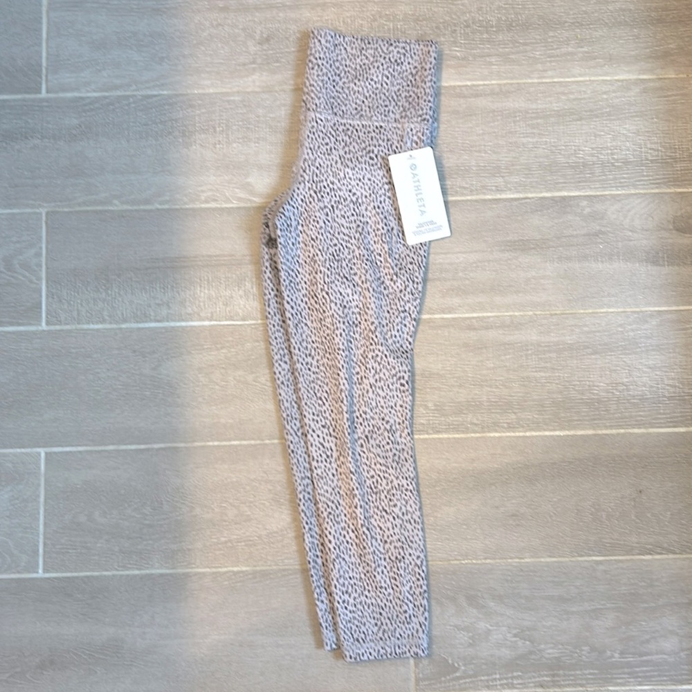 Athleta salutation stash 7/8 tight